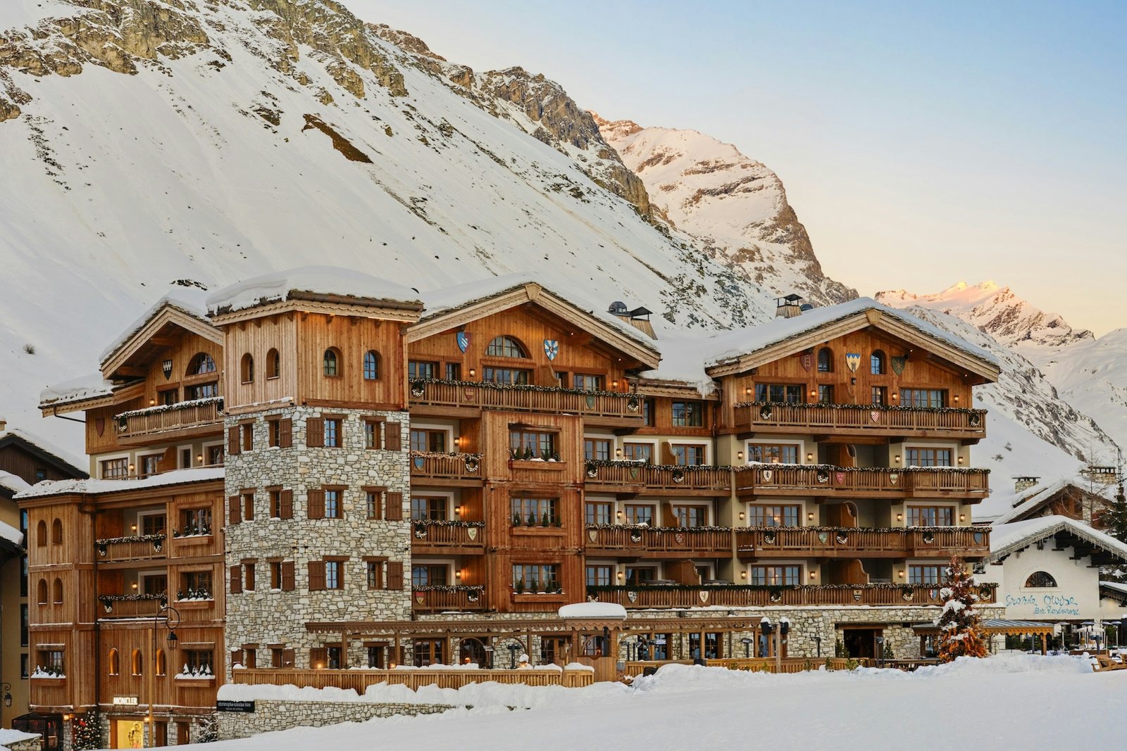 Airelles Val d’Isère：直连 300 公里雪道