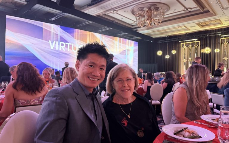 Jay Yan（FlyBest 奢游公子）在 2026 年 Virtuoso Travel Week 晚宴