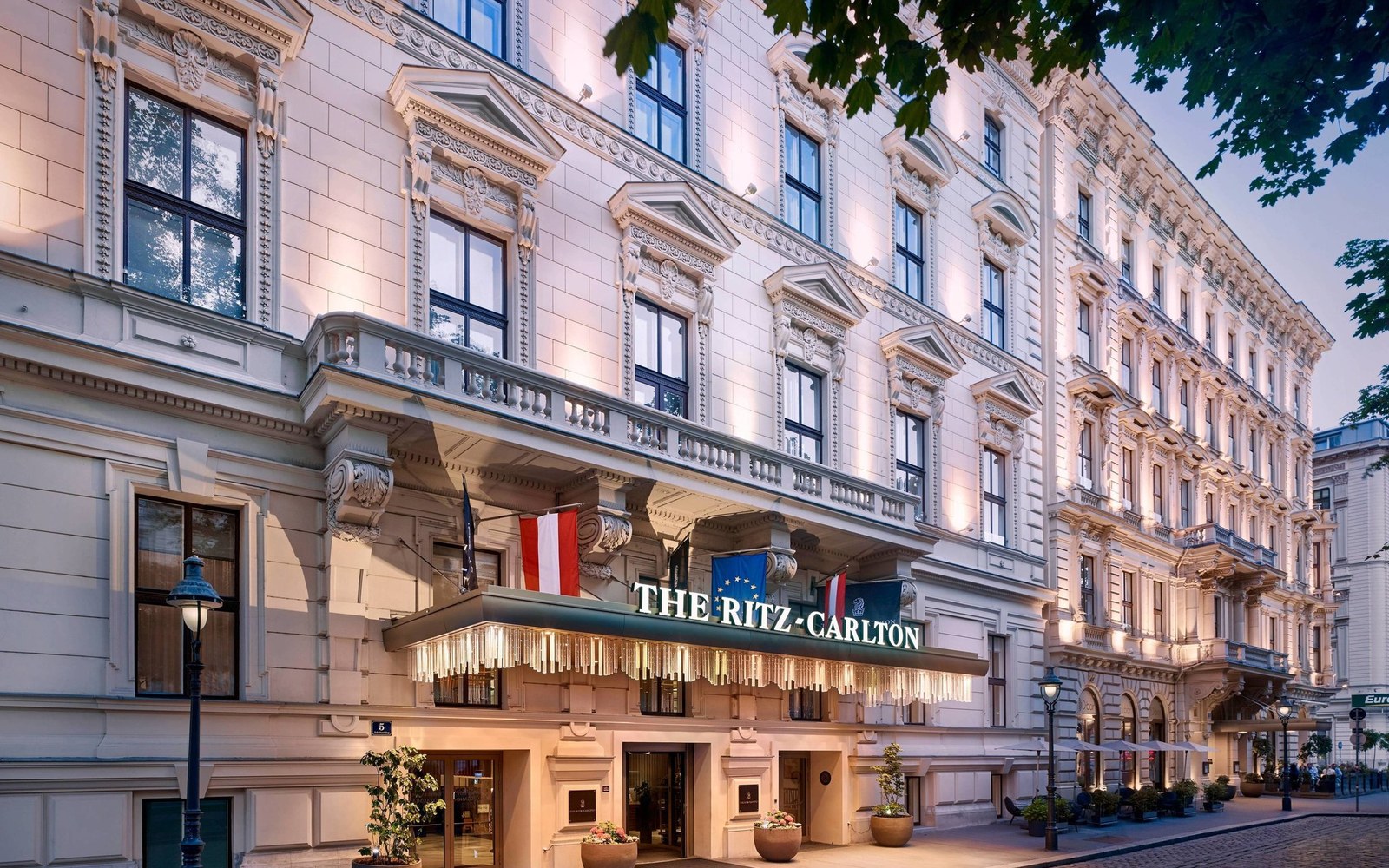 The Ritz-Carlton, Vienna，环城大道上的四座历史宫殿（Exterior view）