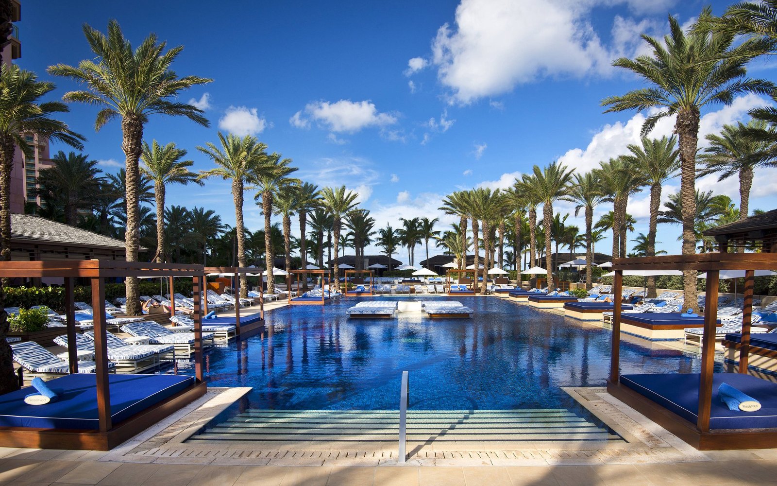 The adults-only pool at The Cove: the same Atlantis, the half built for couples
