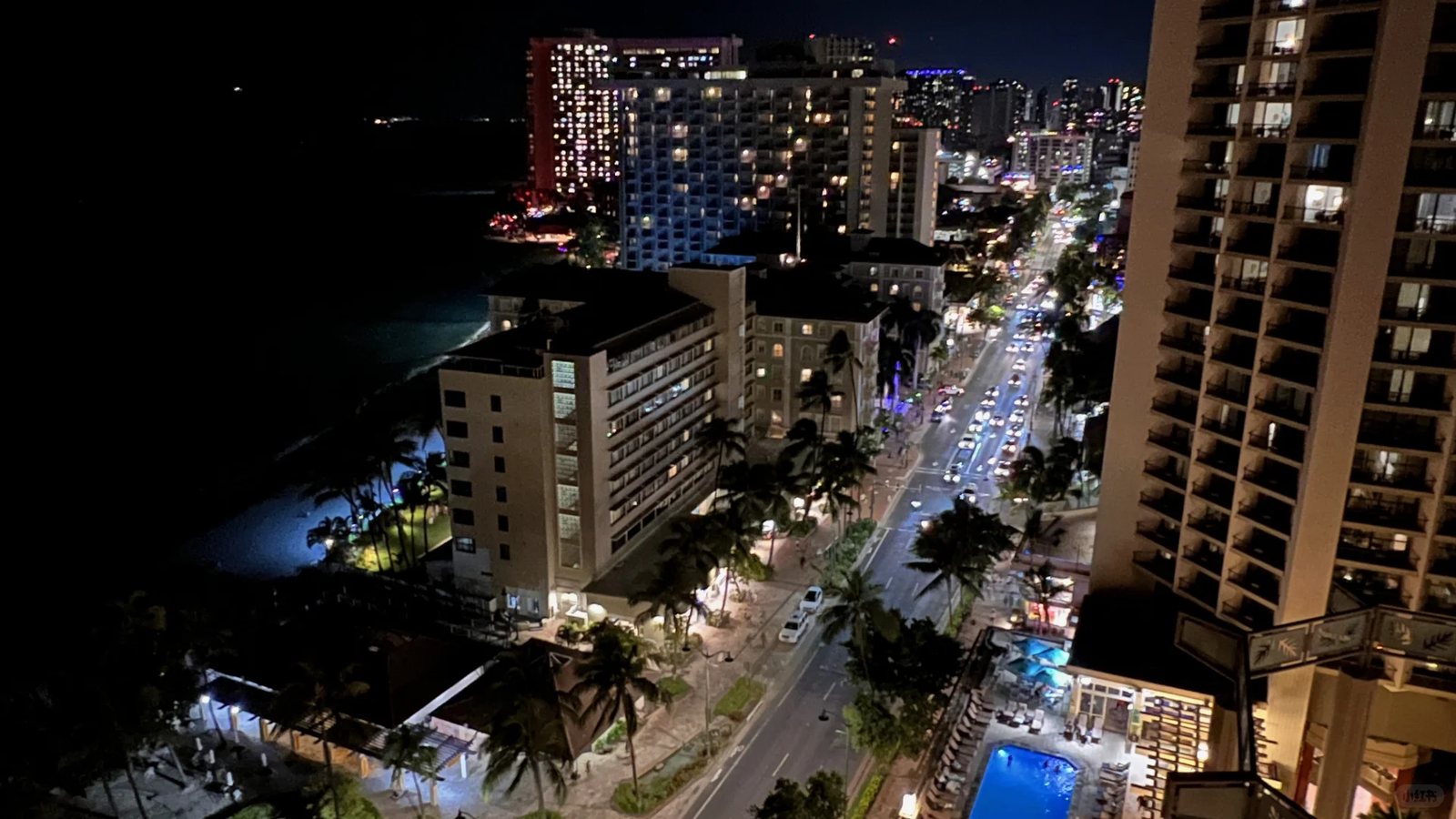 晚上的 Waikiki